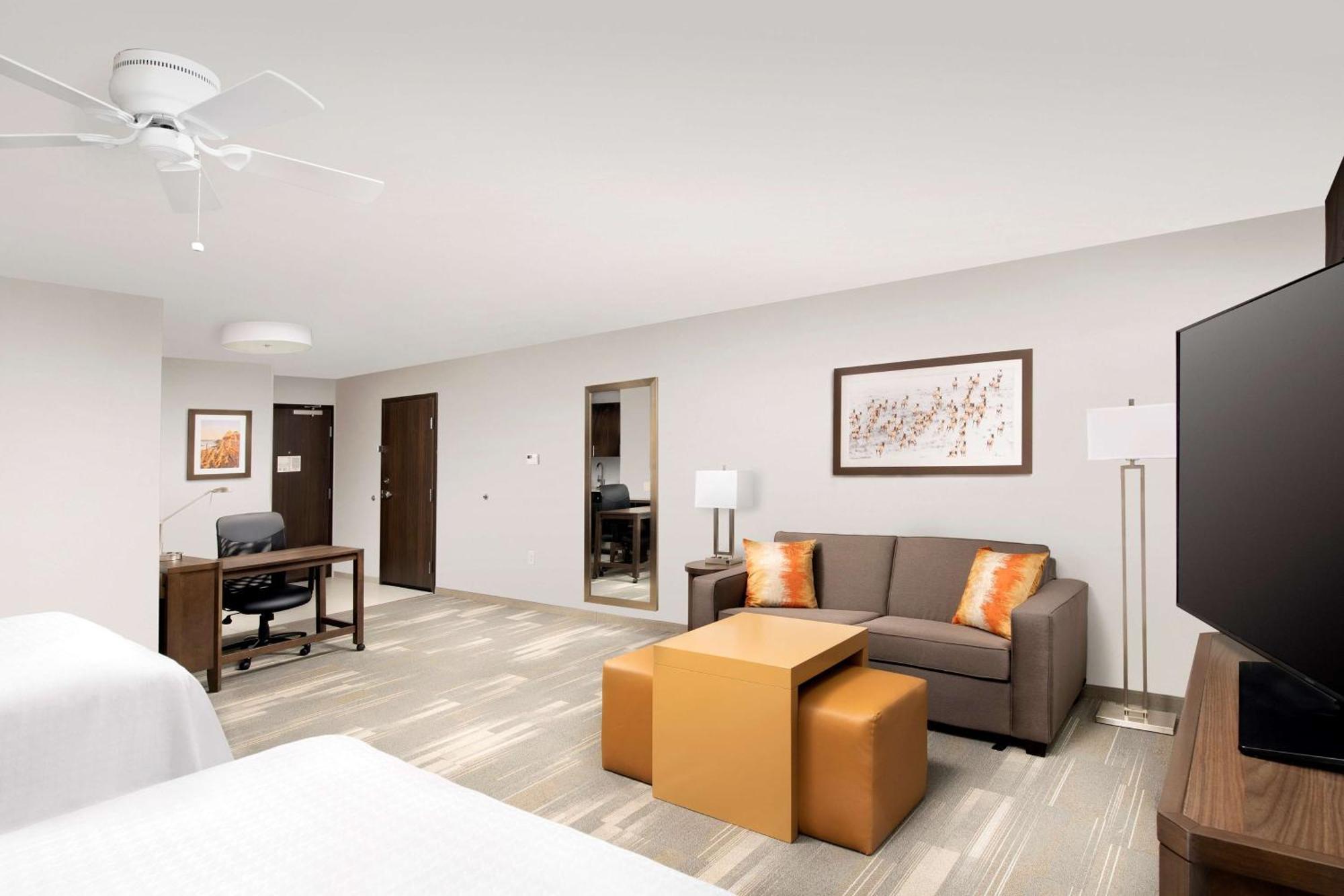 Homewood Suites By Hilton Kansas City Speedway Екстер'єр фото
