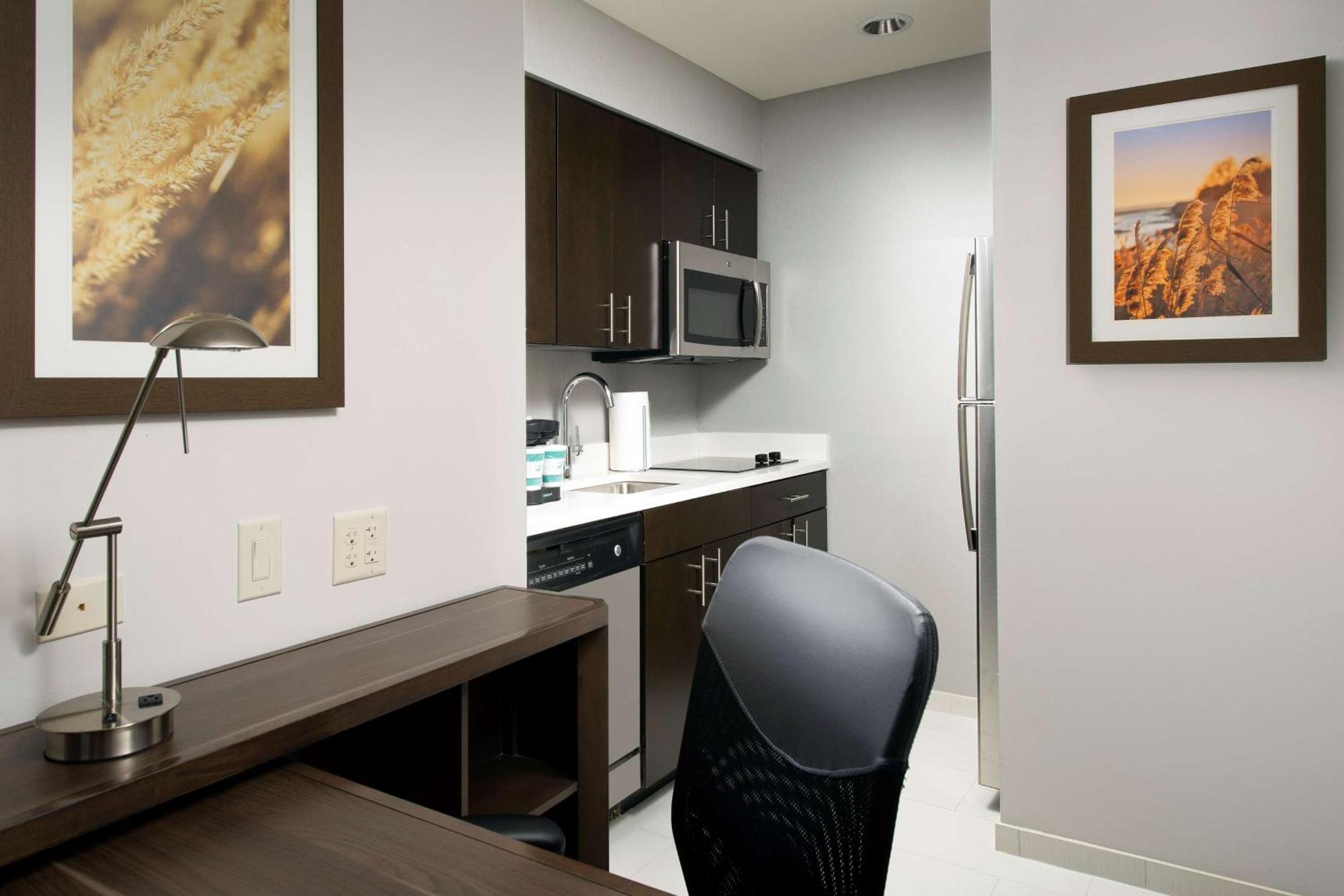 Homewood Suites By Hilton Kansas City Speedway Екстер'єр фото