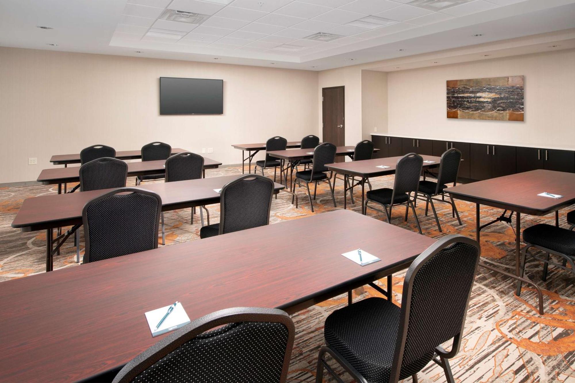 Homewood Suites By Hilton Kansas City Speedway Екстер'єр фото