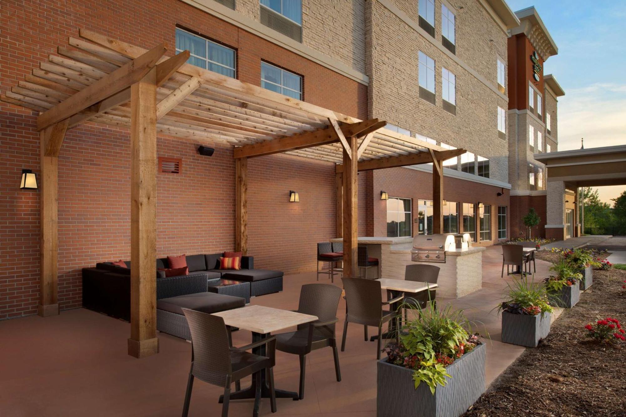 Homewood Suites By Hilton Kansas City Speedway Екстер'єр фото